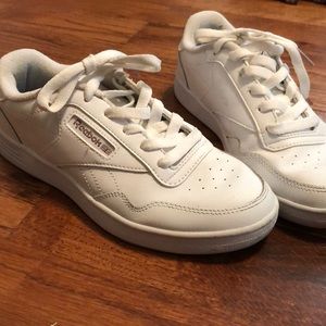 white reebok sneakers! size 6